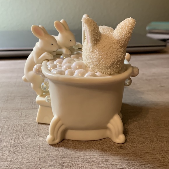 Department 56 - Bunny Bubbles - Picture 3 of 7